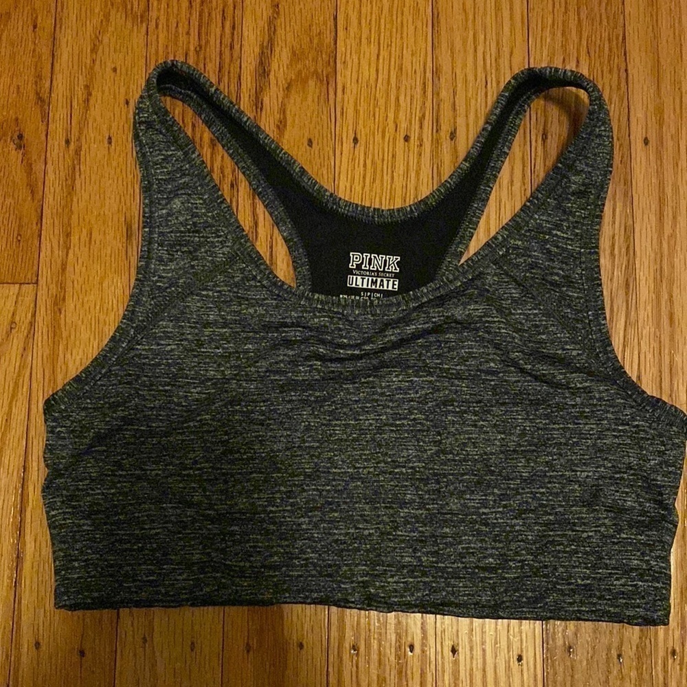 𝅺PINK ultimate size small gray sports bra